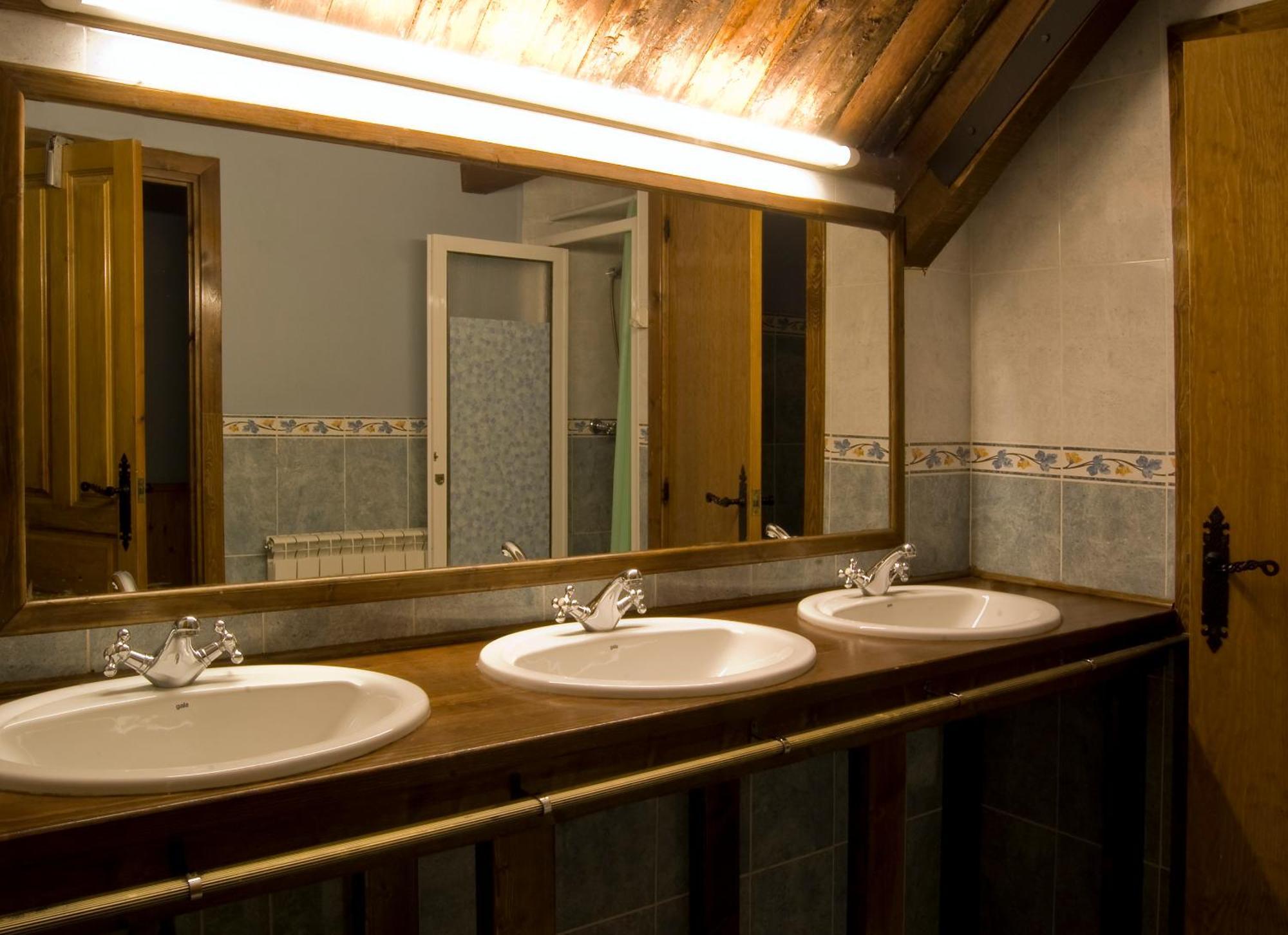Albergue-Refugio Sargantana كانفرانك الغرفة الصورة