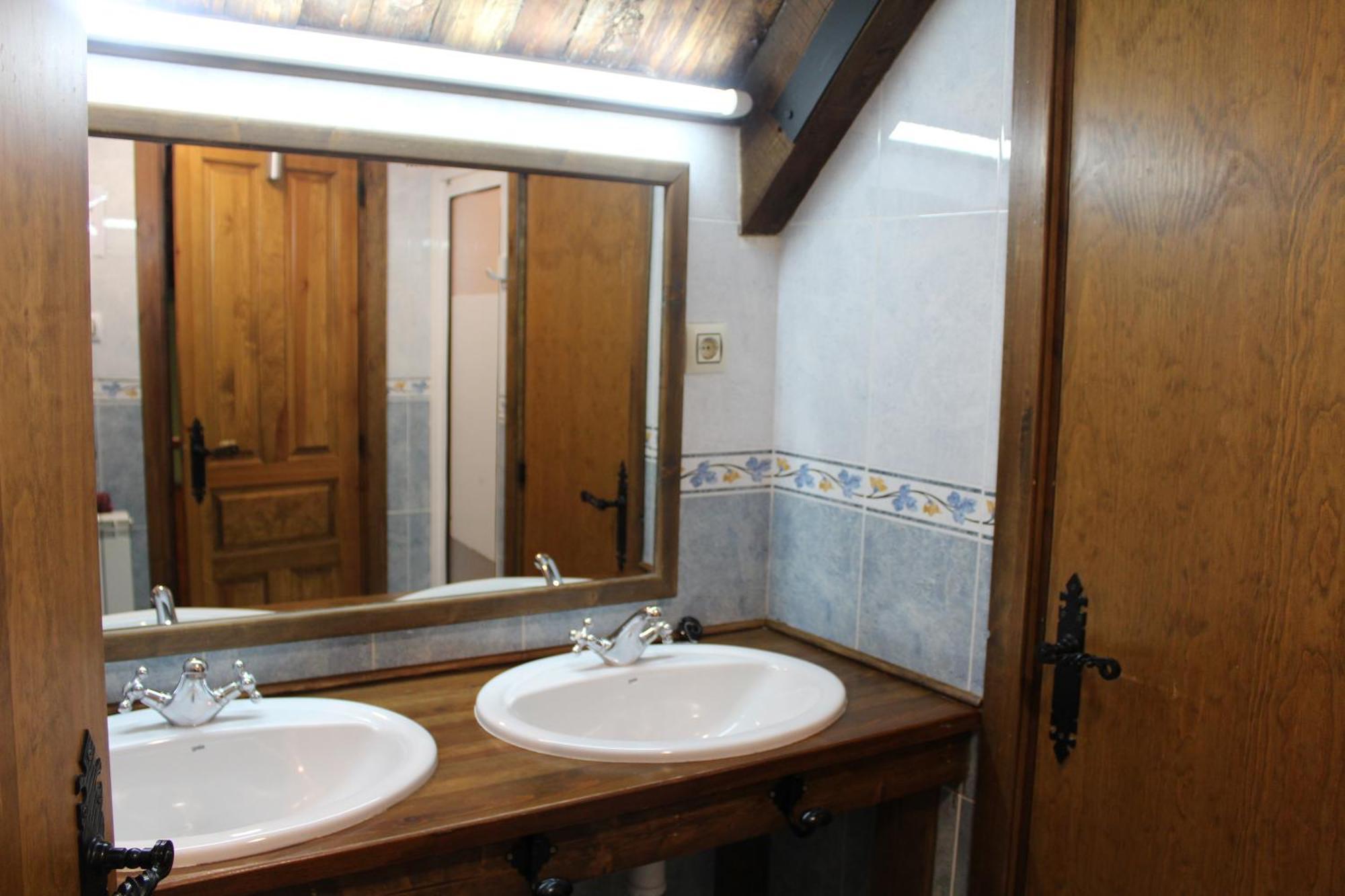 Albergue-Refugio Sargantana كانفرانك الغرفة الصورة