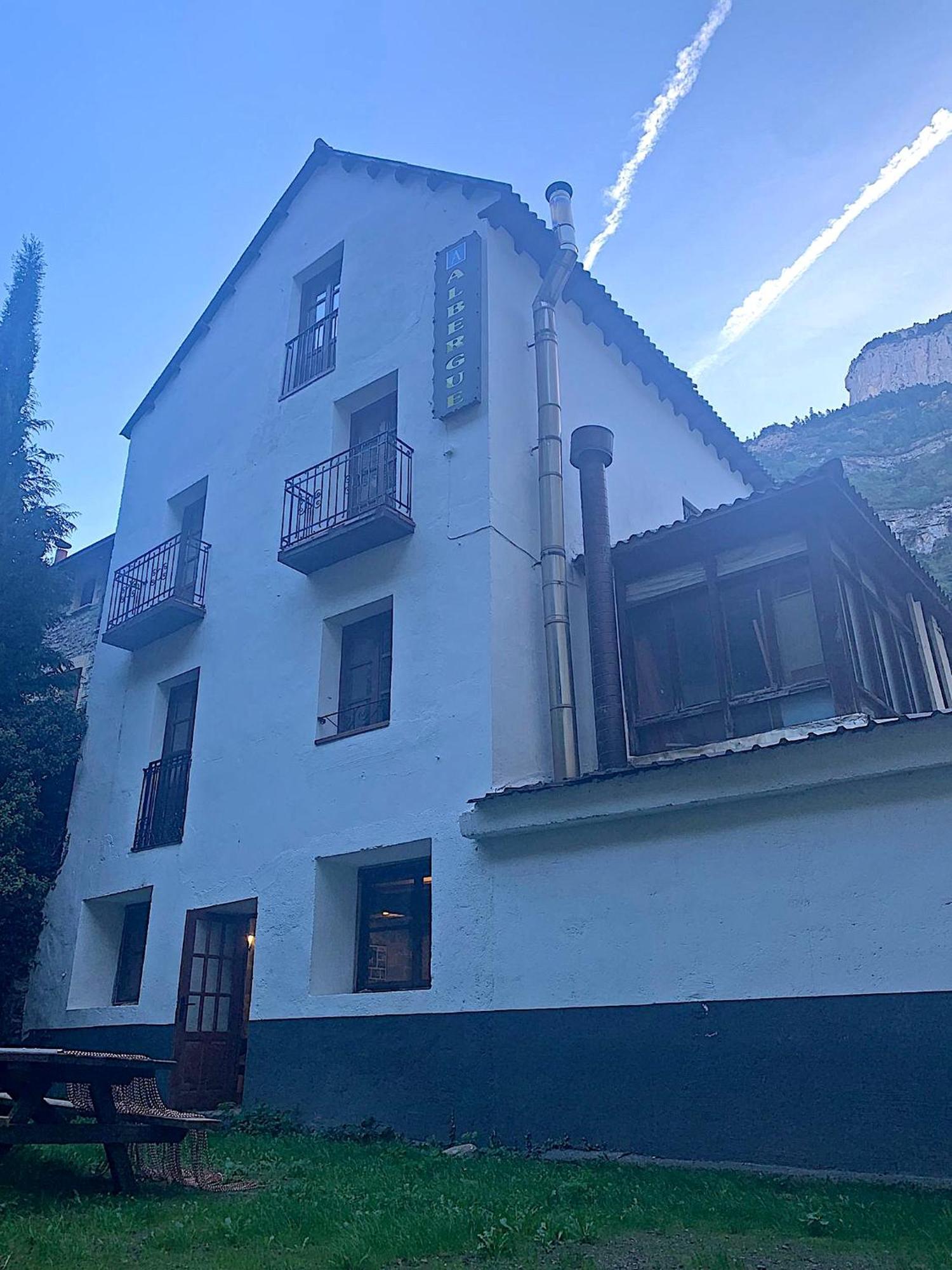 Albergue-Refugio Sargantana كانفرانك المظهر الخارجي الصورة
