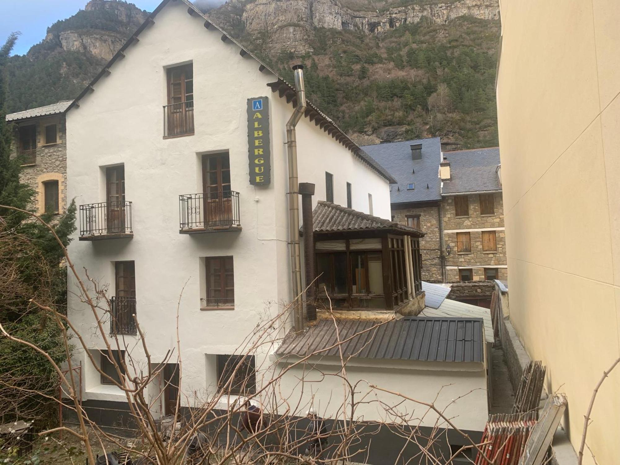 Albergue-Refugio Sargantana كانفرانك المظهر الخارجي الصورة